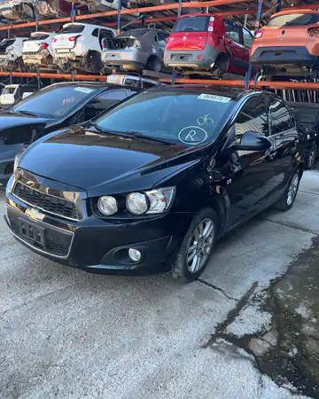Chevrolet Sonic Sedan LTZ 1.6 16V, ano 2012/2013, no pátio da Demolidora Santo Antônio