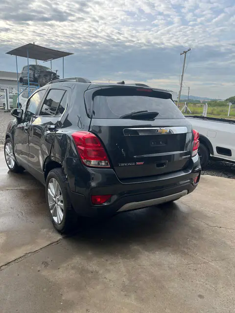 Chevrolet Tracker Premier 2019 no pátio da Demolidora Santo Antônio