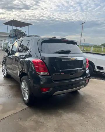 Chevrolet Tracker Premier 1.4, ano 2019, no pátio da Demolidora Santo Antônio