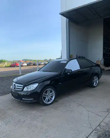 Mercedes-Benz C180 1.8 Turbo, ano 2012, no pátio da Demolidora Santo Antônio