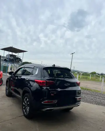 Caoa Chery Tiggo 7, ano 2022, no pátio da Demolidora Santo Antônio