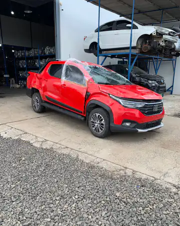 Fiat Strada 1.3 Flex, ano 2022, no pátio da Demolidora Santo Antônio