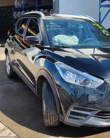 Nissan Kicks S MT, ano 2018, no pátio da Demolidora Santo Antônio