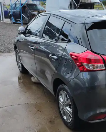 Toyota Yaris XL Plus 1.5 16V, ano 2020/2021, no pátio da Demolidora Santo Antônio